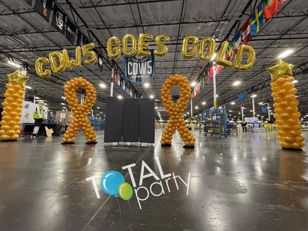 September is pediatric cancer awareness month and so Amazon Goes Gold
#amazongoesgold #awareness #gold #amazonvestlife #cdw5 #balloonsbytotalparty #goesgold #corporateevents #causesthatmatter #pediatriccancer