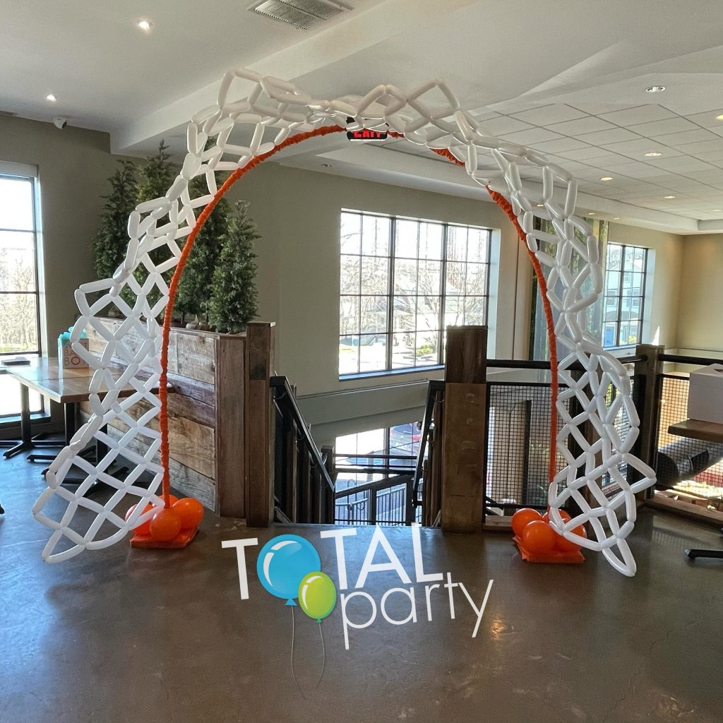 We love when clients go all out on the 1st birthday! 🏀🏀🏀 #basketball #themeparty #firstbirthday #🏀 #balloonsbytotalparty #balloonsnearme #newjerseyballoons #woodstackpizzakitchen