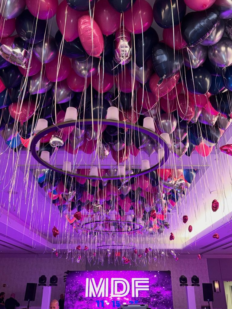 What goes up must come down 🎈🎈🩷🩶💙
Awesome client ✅
Amazing vendor partners ✅
Late night tear down ✅