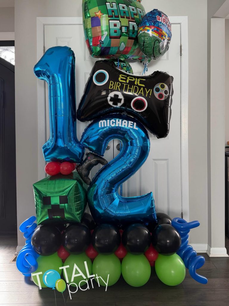Happy birthday to Michael!  I look forward to make him a custom balloon marquee every year! 🎮🎮🎮🎈🎈🎈
#balloondelivery #balloonmarquee #birthdaygift #customballoons