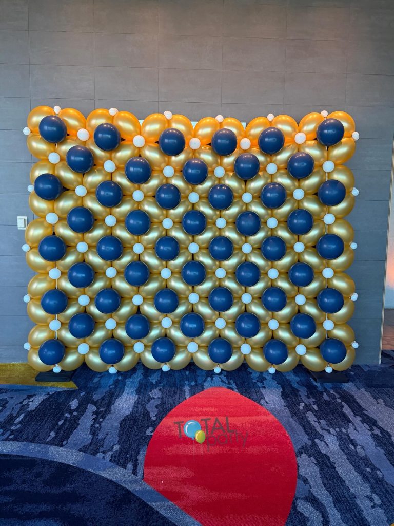 Partnering with Balloon Friends is a win-win!
This event had classic decor, free-form / organic decor and a mix of classic columns with an organic spin. 
#customballoons #corporateevents #balloonwall #balloonsbytotalparty