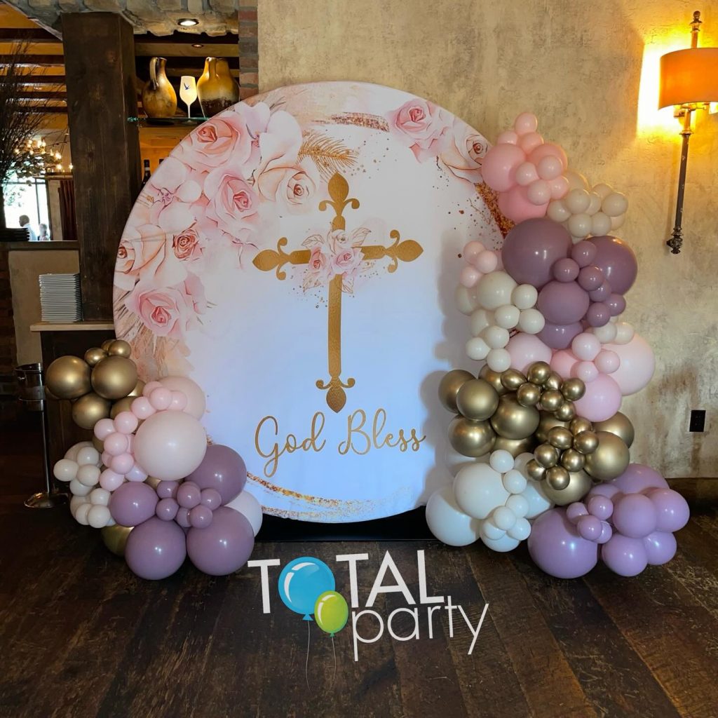 Communion season is just around the corner!  Do you have your decorations ordered?
#communionarch #communion #balloons #balloonsbytotalparty