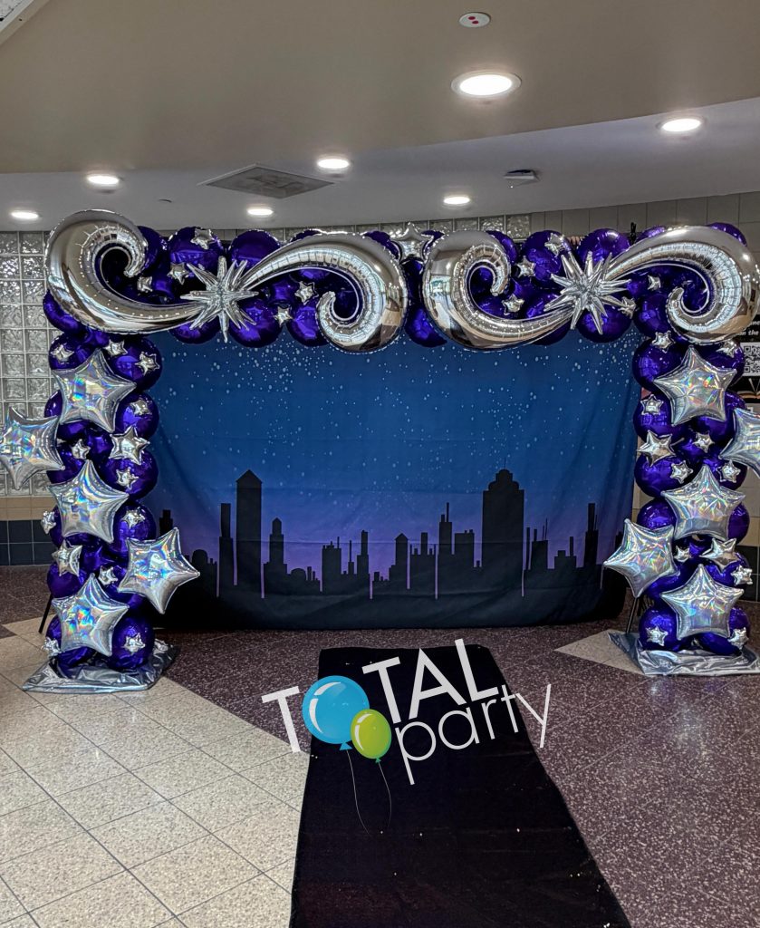 Tonight&rsquo;s Semi-formal is ready to go at Churchill Junior High!  It&rsquo;s always a treat to go back and decorate my former schools!  Go Bears! ✨🌟⭐️🌟✨

Tag @TotalParty if you see the balloons!

#nolatex #latexfree #semi2026 #citylights #balloonsbytotalparty