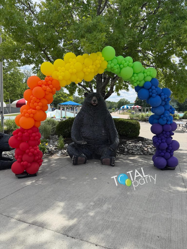 Have fun at Pride at the Pool tonight!!! 🏳️&zwj;🌈🏳️&zwj;🌈🏳️&zwj;🌈🏳️&zwj;🌈🐻

#pridemonth #outdoorballoons #balloonsbytotalparty #celebrateeverything #balloonarch